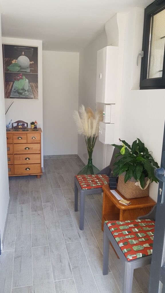 Salle d'attente du cabinet de Shiatsu Cepoy
